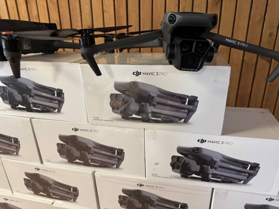 Жители Орехово-Зуева передали десантникам современные дроны DJI Mavic 3 Pro