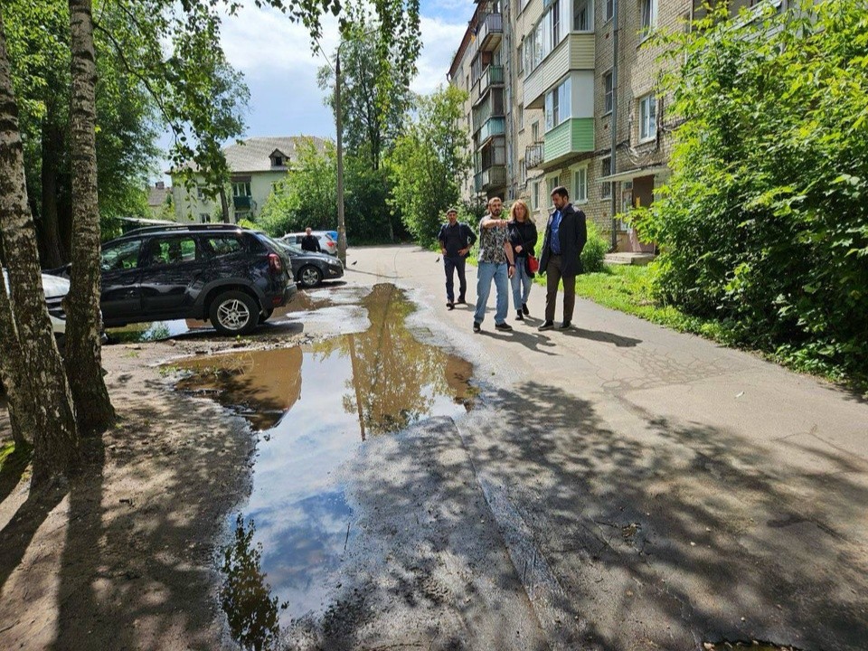 В Орехово-Зуеве решат проблему с подтоплением парковки на улице Галочкина
