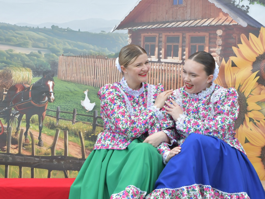 День деревни Веселево отметили танцами и играми на свежем воздухе