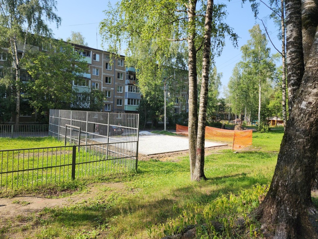 Во 2-м микрорайоне обновят сразу две детские площадки
