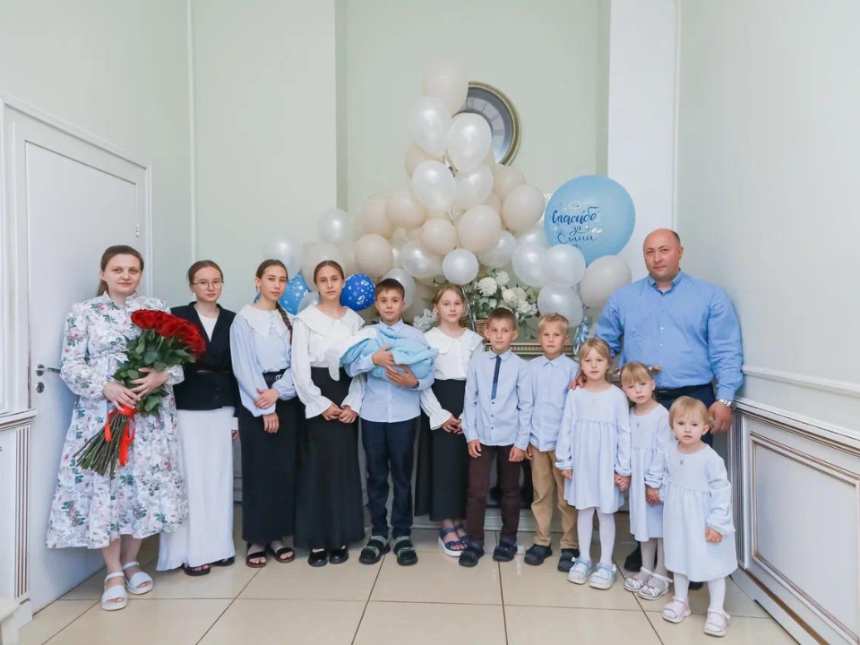 Врачи Московского областного перинатального центра помогли женщине стать мамой в 11-й раз