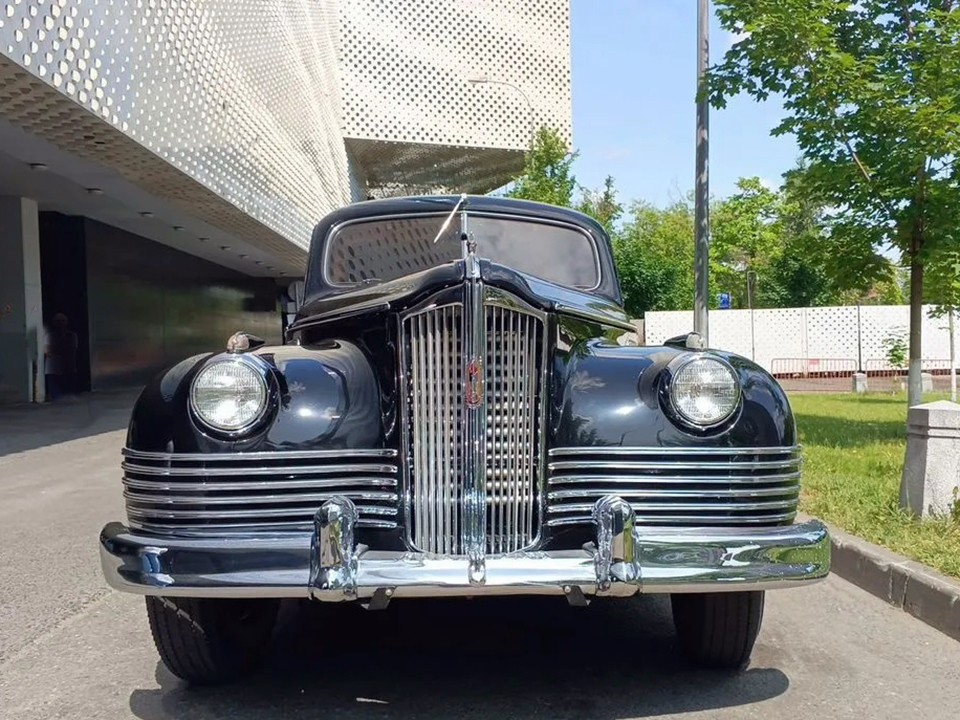 Назад в СССР: в Одинцове продают редкие отечественные автомобили