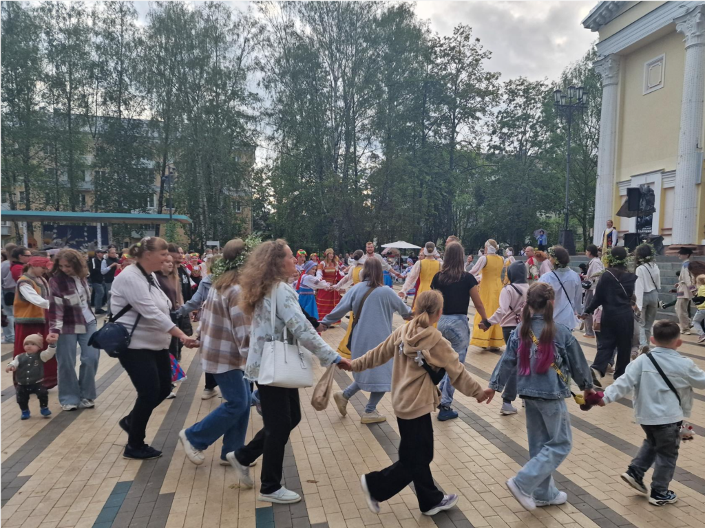 Как отметили в Дубне День семьи, любви и верности
