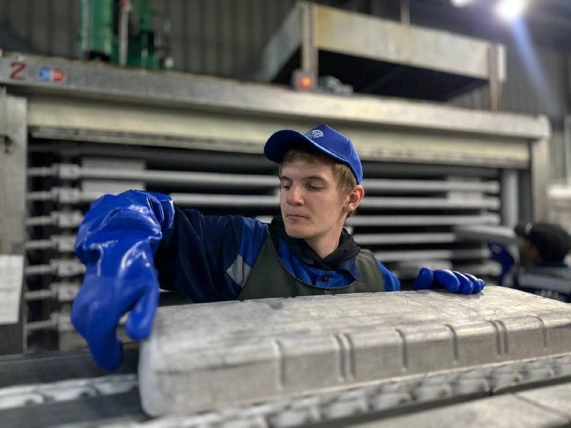 Студент из Реутова начал осваивать рыбное дело на Камчатке в составе сельхозотряда