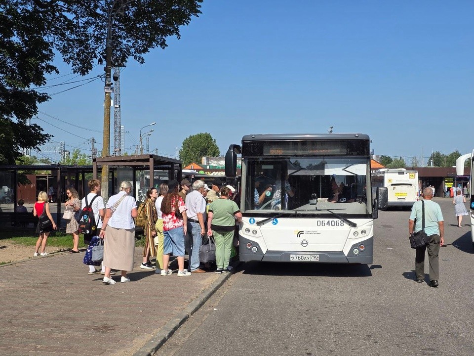 В Химках пешеход бросился под колеса автобуса