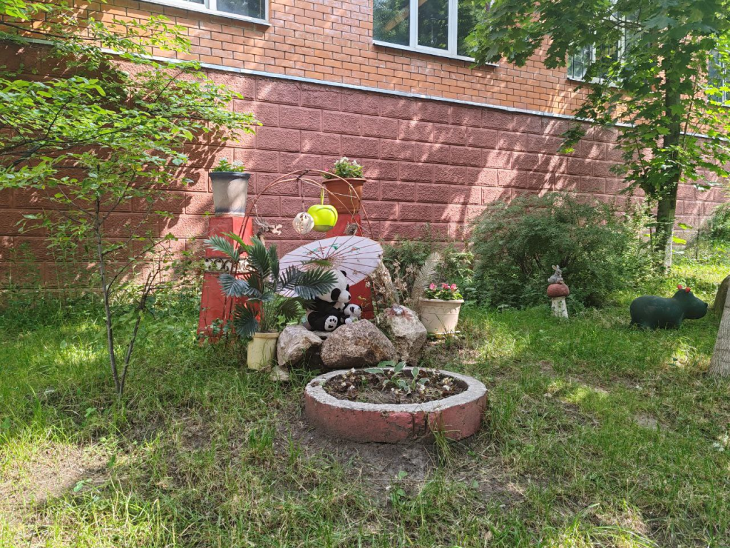 Жители Дзержинского могут получить ₽500 тыс. за самый креативный двор
