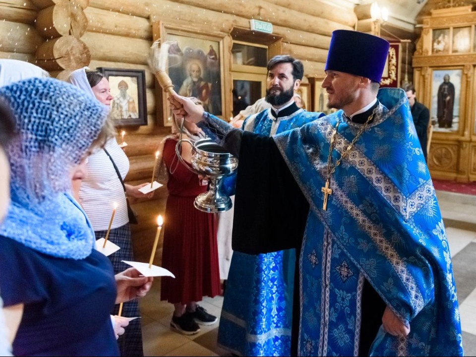 Приход Серафимовского храма в Балашихе передал маскировочные сети в зону СВО