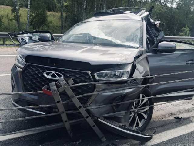 Спасатели оказали помощь женщине и троим детям, пострадавшим в ДТП под Можайском