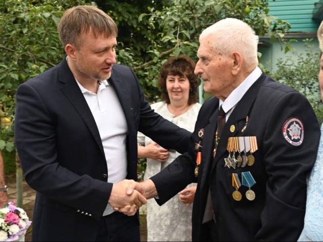 Вековой юбилей отпраздновал ветеран ВОВ Николай Козлов из Серпухова