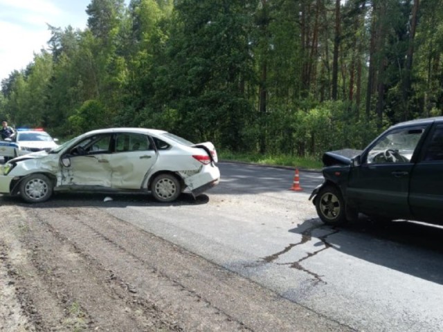 Медики оказали помощь водителю, пострадавшему в ДТП в Орехово-Зуеве
