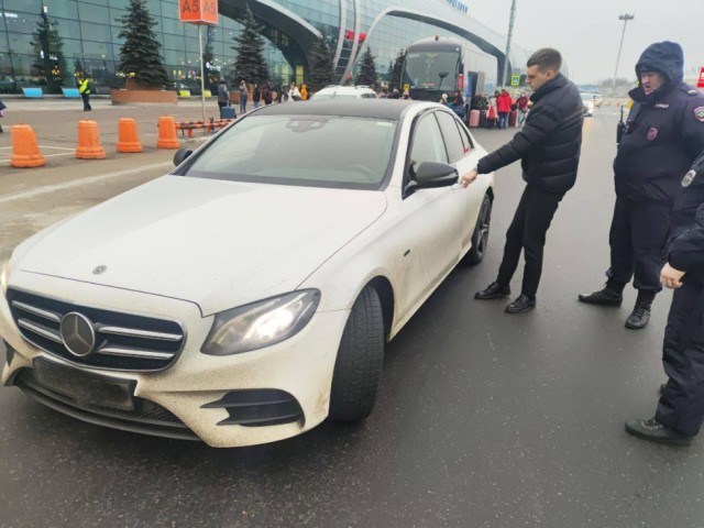 В Подмосковье возле аэропортов прошли облавы на нелегальные такси