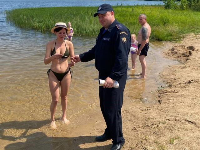 В Лотошине спасатели провели профилактические мероприятия на водоемах