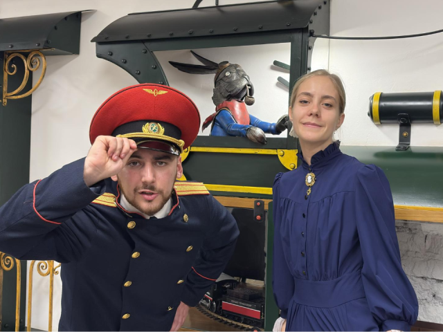 В «Поезде особой пряности» ловят «зайцев» и угощают пряниками