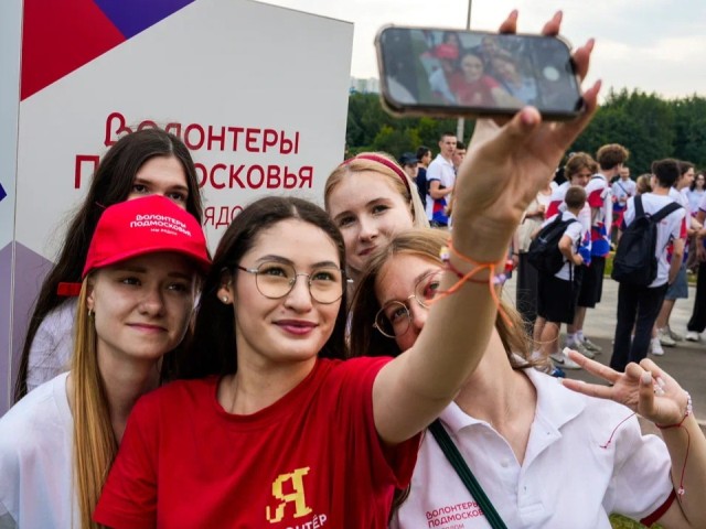 Рядом в сложные моменты: «Волонтерам Подмосковья» исполнилось пять лет
