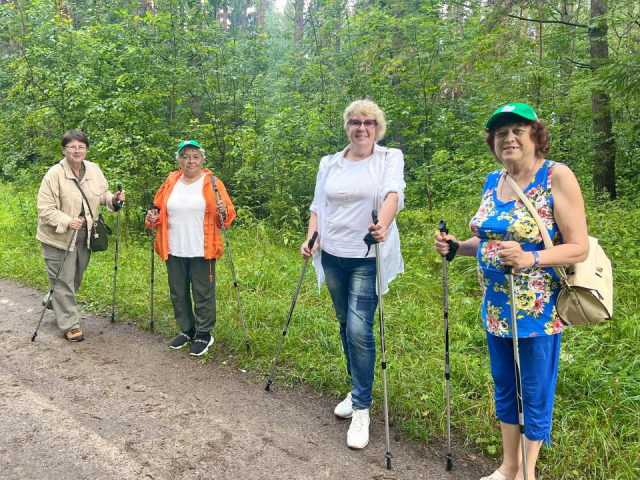 В Егорьевске прошла экологическая акция с участием «Активного долголетия»