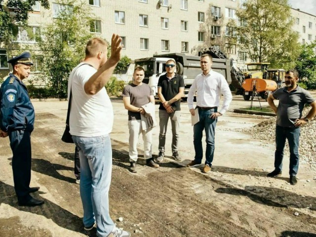 В Подмосковье подрядчикам дали две недели, чтобы наверстать график ремонта дворов