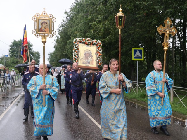 Крестный ход провели в Яропольце