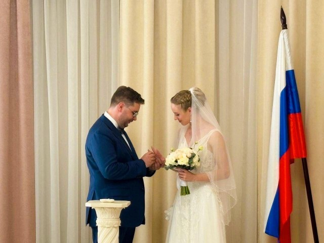 В Лобненском ЗАГСе провели праздник ко Дню семьи, любви и верности