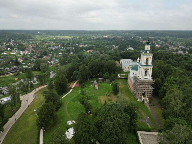 Разрушенный ливнями склон Верейского кремля восстановили