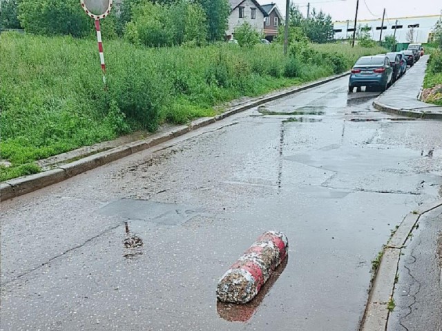 Во дворах Звенигорода появились новые антипарковочные элементы