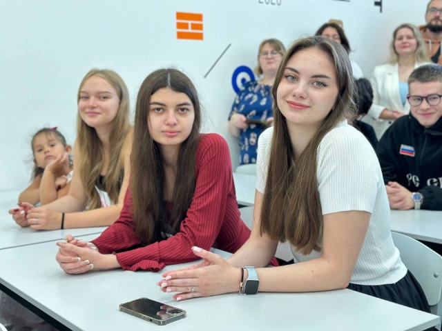 В Дмитровском техникуме вручили дипломы выпускникам