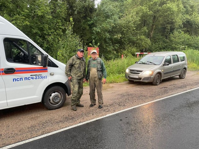 Спасатели вывели из леса пенсионера в округе Сергиев Посад