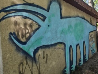 Динозавры в закоулках Жуковского: чьих рук дело
