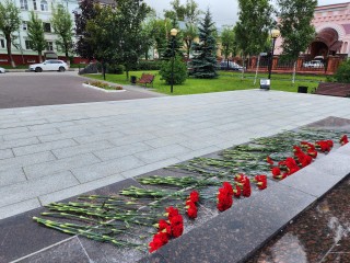 Во Фрязине на мемориале «Живым и павшим» почтили память бойцов