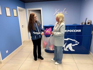 В Химках депутаты и жители продолжили сбор помощи для приютов для животных