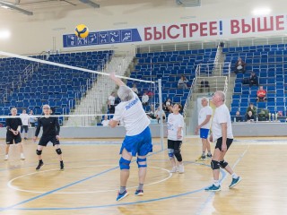 Лыткаринцы старшего возраста занимаются спортом, вокалом и танцами