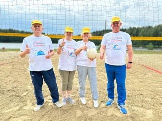 Пенсионеры Электростали взяли серебро на областном турнире по пляжному волейболу