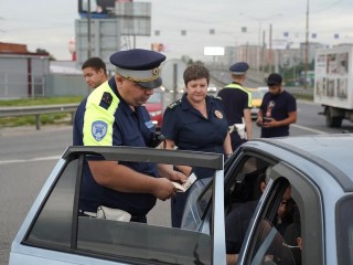 Полицейские в Котельниках усилили поиск нелегальных таксистов