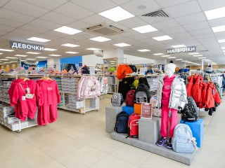 В Мытищах разыскивают женщину, которая вынесла из магазина магнит для снятия бирок