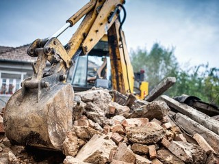 В Истре продолжили снос незаконных торговых точек
