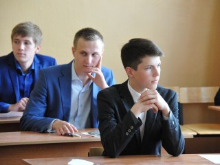 Школьники без аттестата смогут бесплатно освоить рабочую профессию