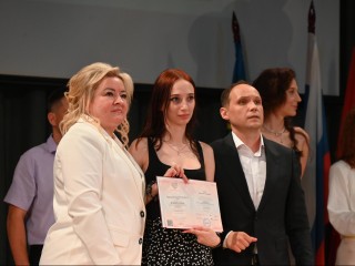 Выпускной вечер для 150 студентов прошел в Ленинском округе