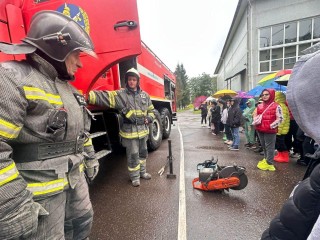 Спасателей поблагодарили за экскурсию и обучение детей пожарной безопасности в Дедовске