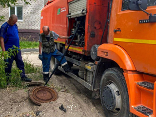 В Куровском заменили участок трубопровода и провели ремонт коммунальных сетей