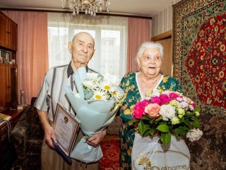 Супруги Волковы из Лобни отметили 65 лет совместной жизни и получили медали