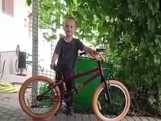Наградной: как Коля нарисовал бойцам СВО картинку, а бойцы ему вручили велосипед