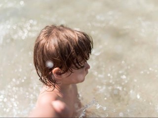 Раскрыты правила спасения детей от жары