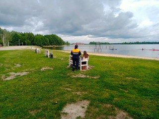 Купальщикам в Подмосковье угрожают водовороты и водоросли