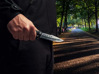 В Подмосковье мужчина ранил ребенка на площадке — что известно