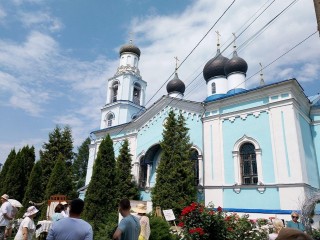 На семейном фестивале в Карпове водили хороводы и дегустировали домашний квас