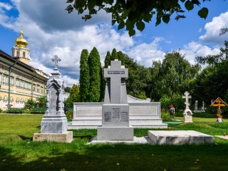 Где паломники просят о здоровье в Сергиевом Посаде — и получают помощь