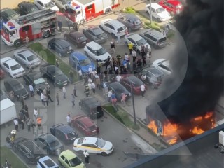 Пожарные работают на месте возгорания в Котельниках