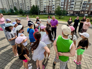 Шоу талантов и спортивные эстафеты подготовили для детей в лагере при школе №9
