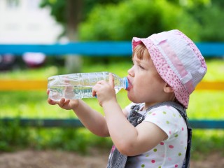 В Лотошине бесплатно раздают воду, чтобы помочь пережить жару
