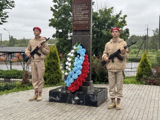 В Шаховской возложили цветы к мемориалу воинов-интернационалистов