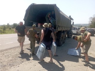 Волонтеры и ветераны СВО доставили гуманитарку на передовую
